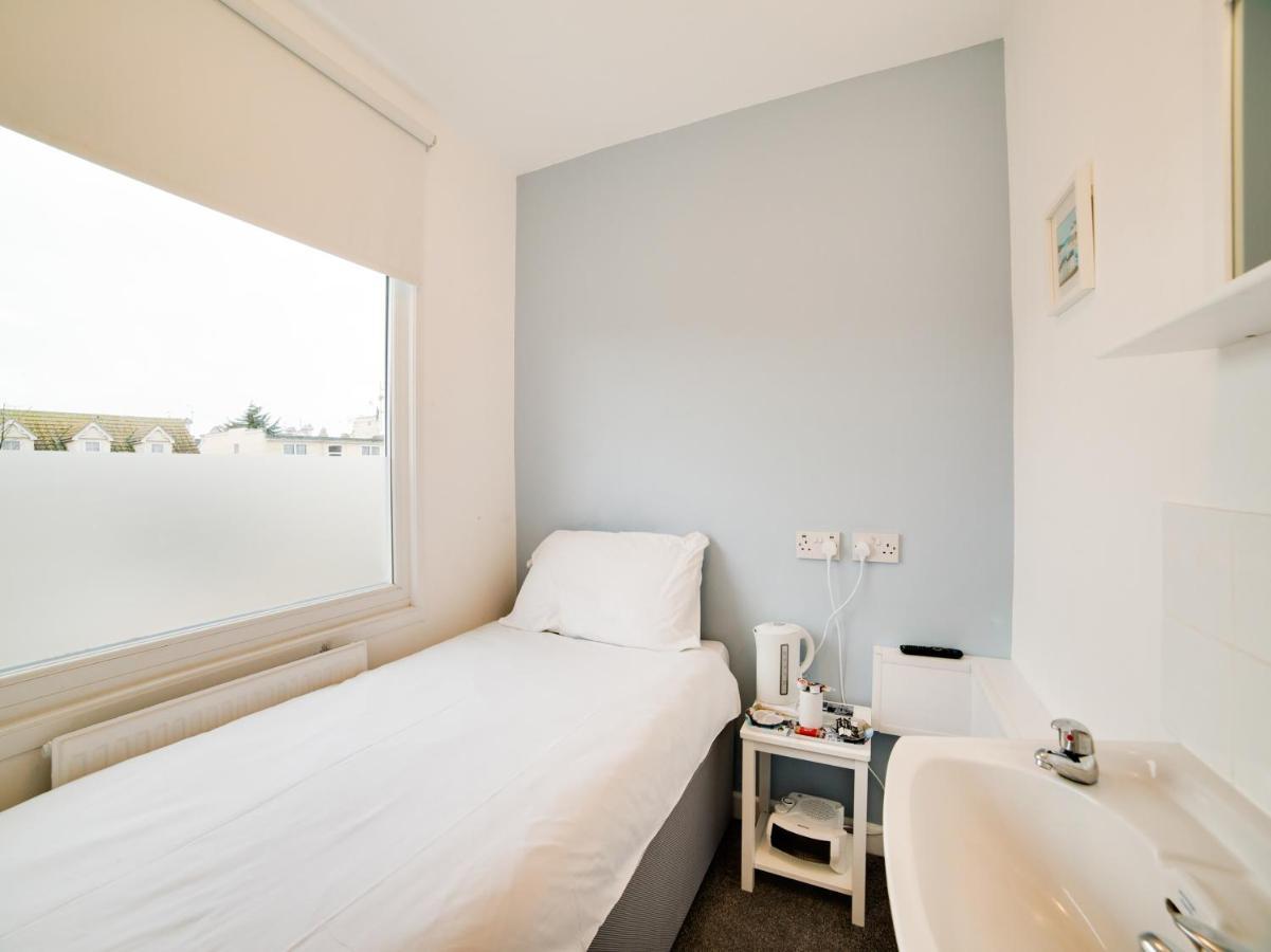Hotel Sea Breeze Clacton-on-Sea Exteriör bild